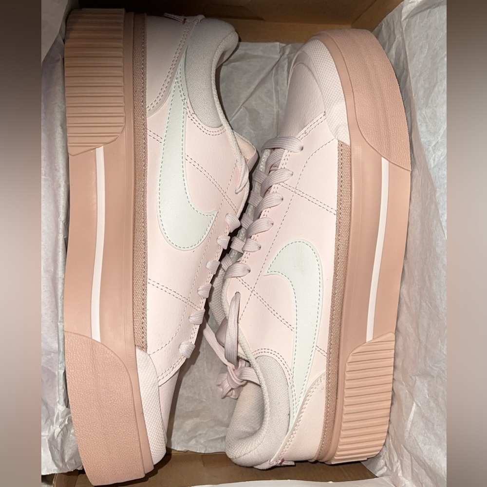 Nike Court Legacy Lift - Women’s Size 10 - Picture 2 of 5